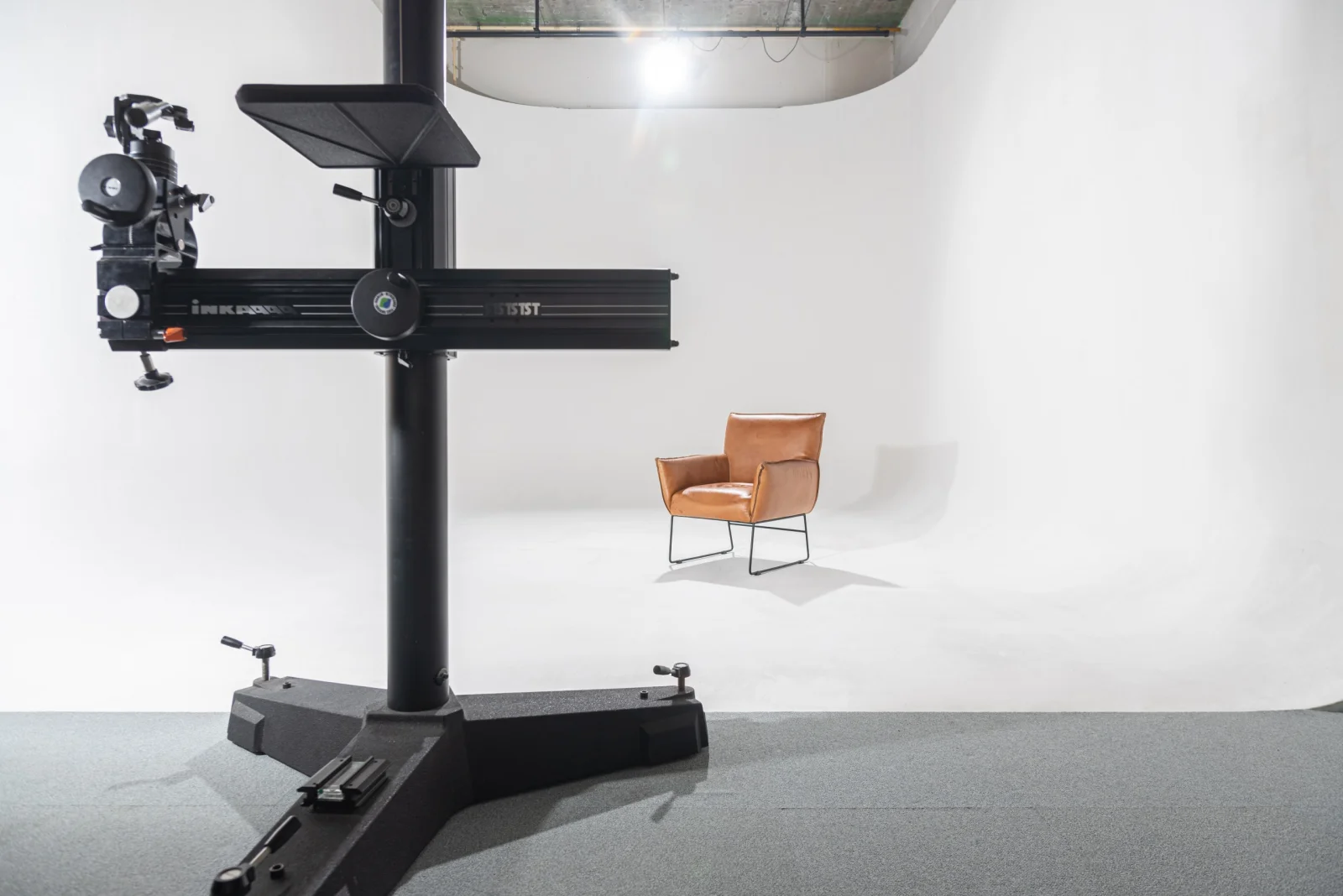 Wiite cyclorama studio