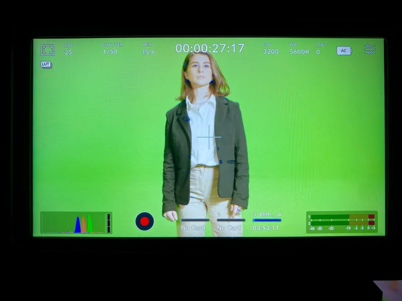 Film monitor met beeld van een vrouw in de green screen van Studio2Go in Haarlem